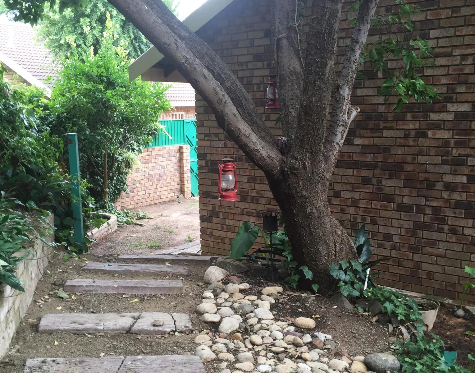 Spacious two-bedroom Townhouse with pet-friendly garden.