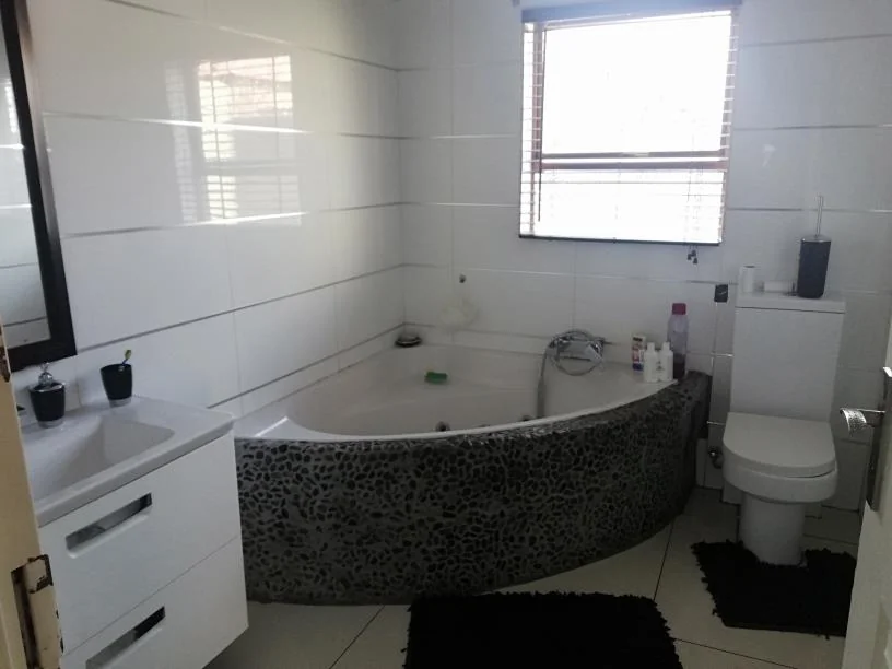 3 Bedroom house for sale in Phuthaditjhaba Beirut