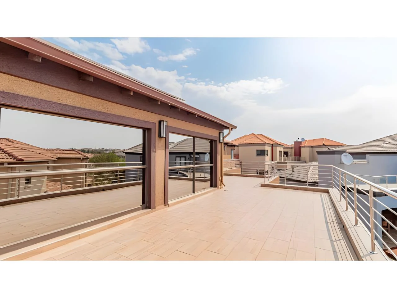Luxurious 6 Bedroom Modern House in Midrand with Secure Living and Prime Location