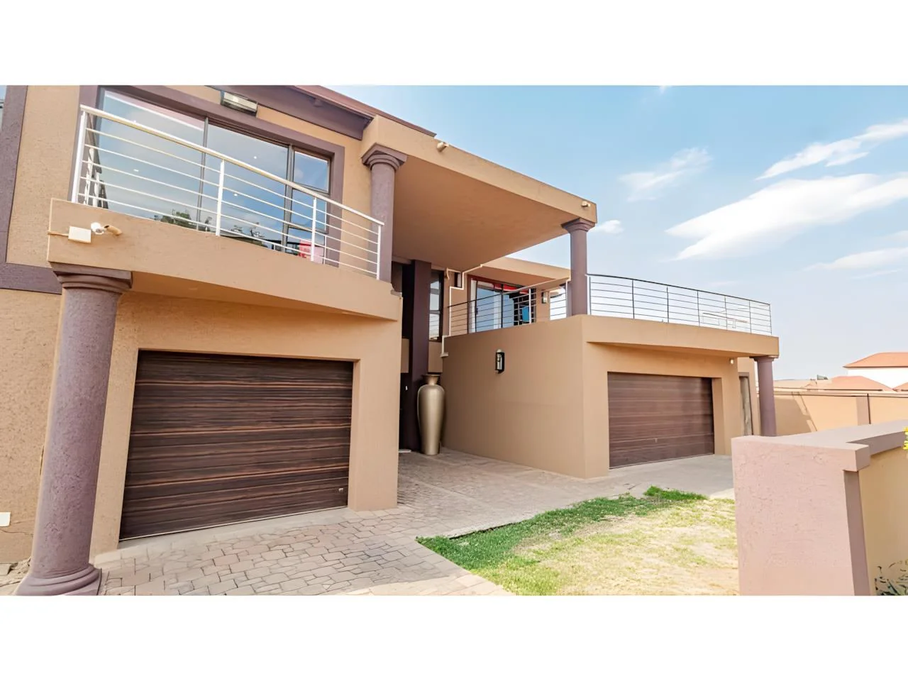 Luxurious 6 Bedroom Modern House in Midrand with Secure Living and Prime Location