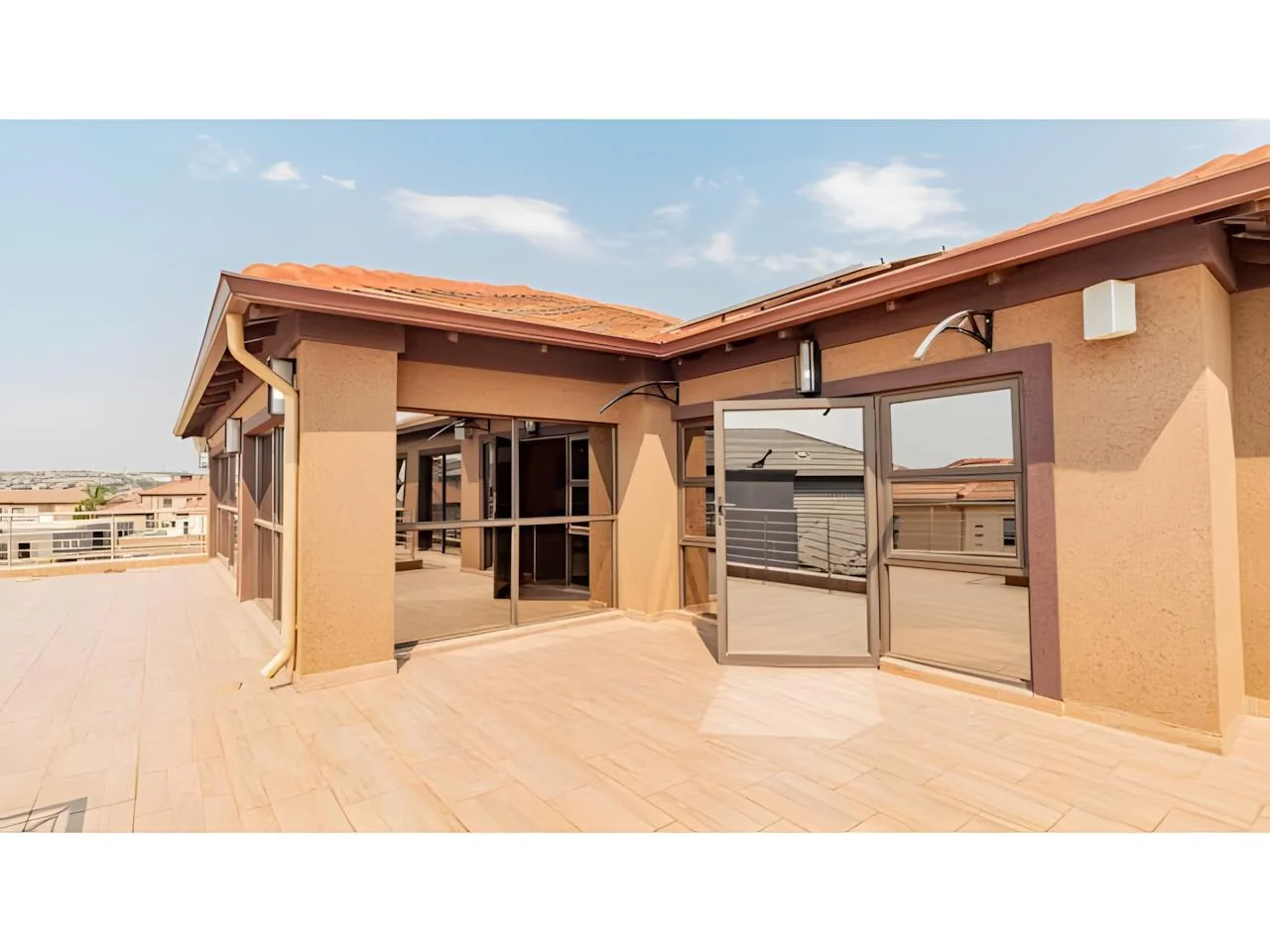 Luxurious 6 Bedroom Modern House in Midrand with Secure Living and Prime Location