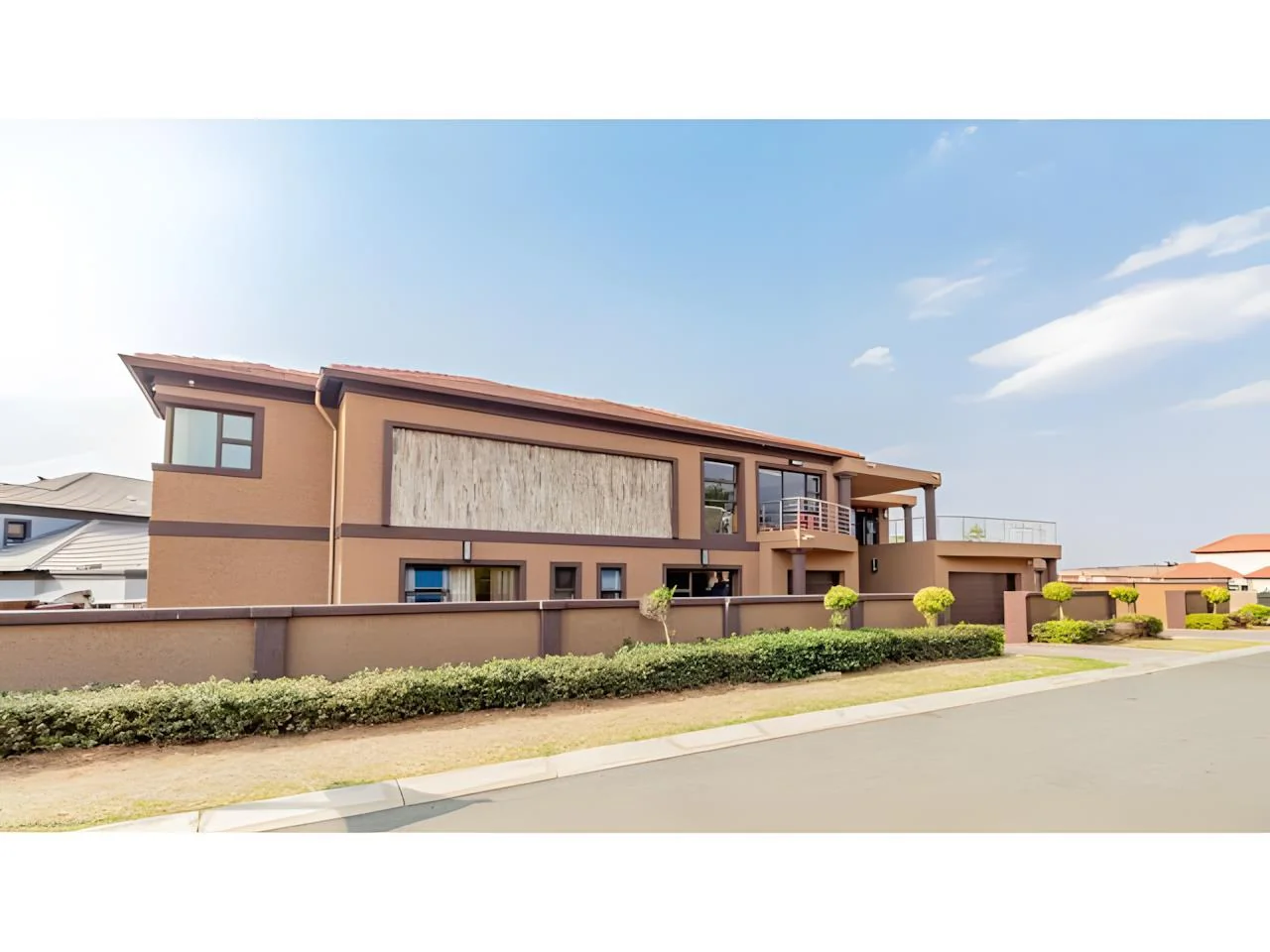 Luxurious 6 Bedroom Modern House in Midrand with Secure Living and Prime Location