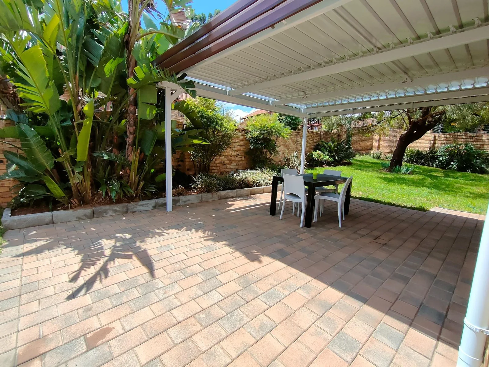 Renovated townhouse to let in access controlled complex.