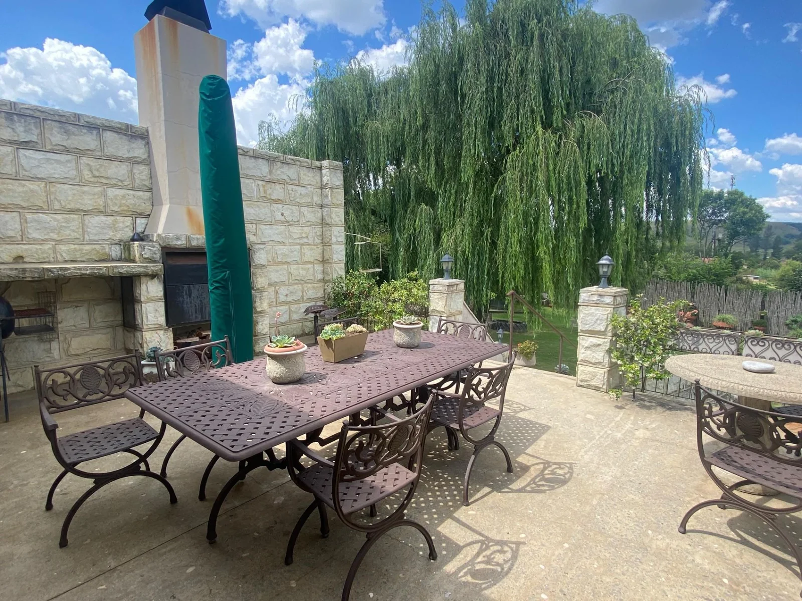 Sandstone Jewel in Kestell with an amazing view, borehole and huge garden!