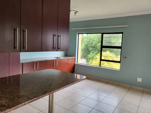 Farrarmere, Benoni