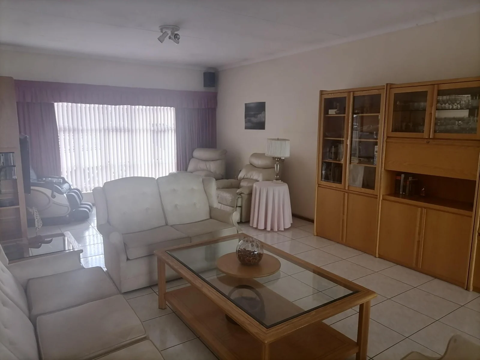 Spacious & secure 3 Bedroomed townhouse for sale in Three Rivers.