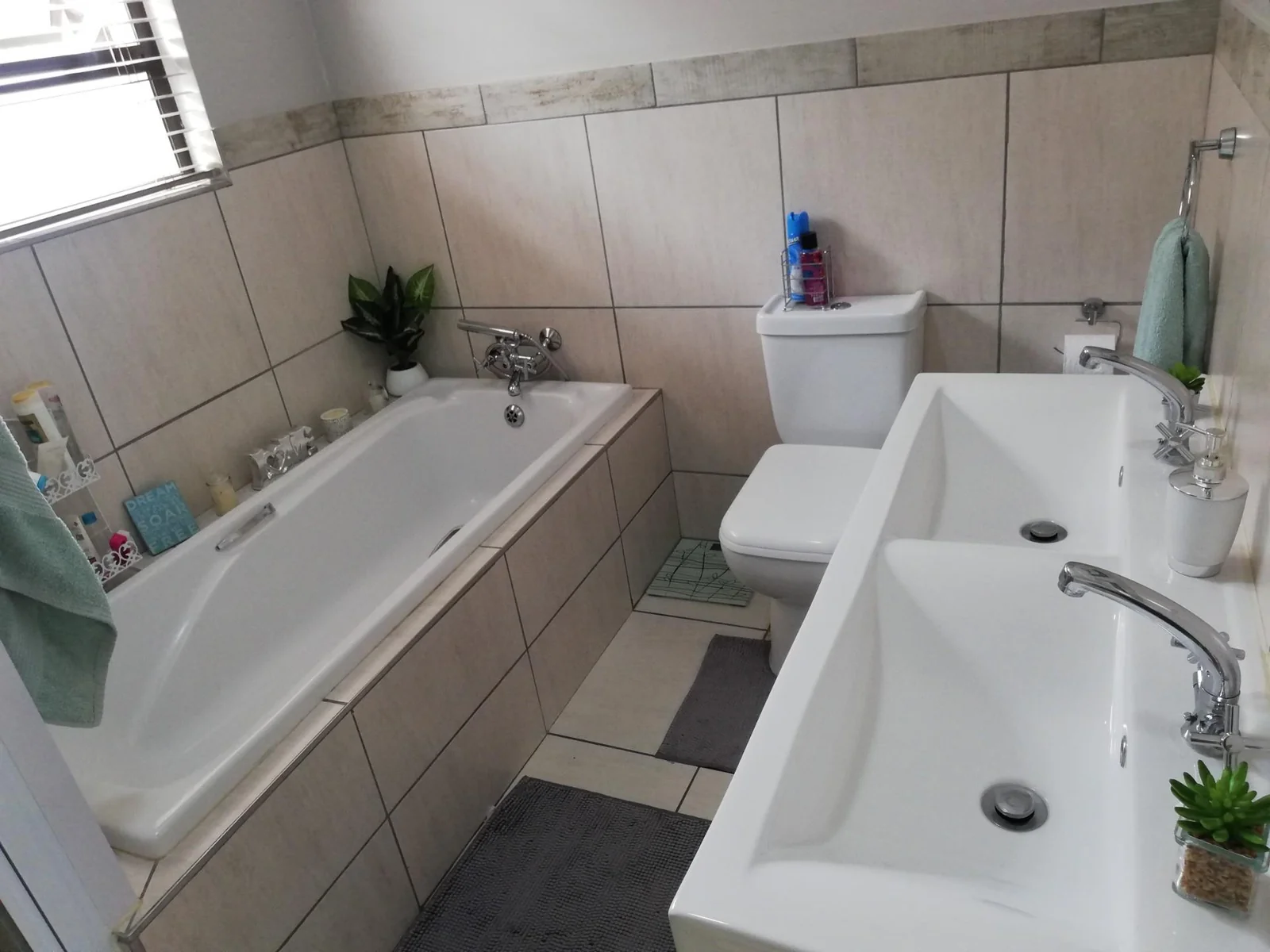 Two bedroom townhouse for sale in Heuwelsig