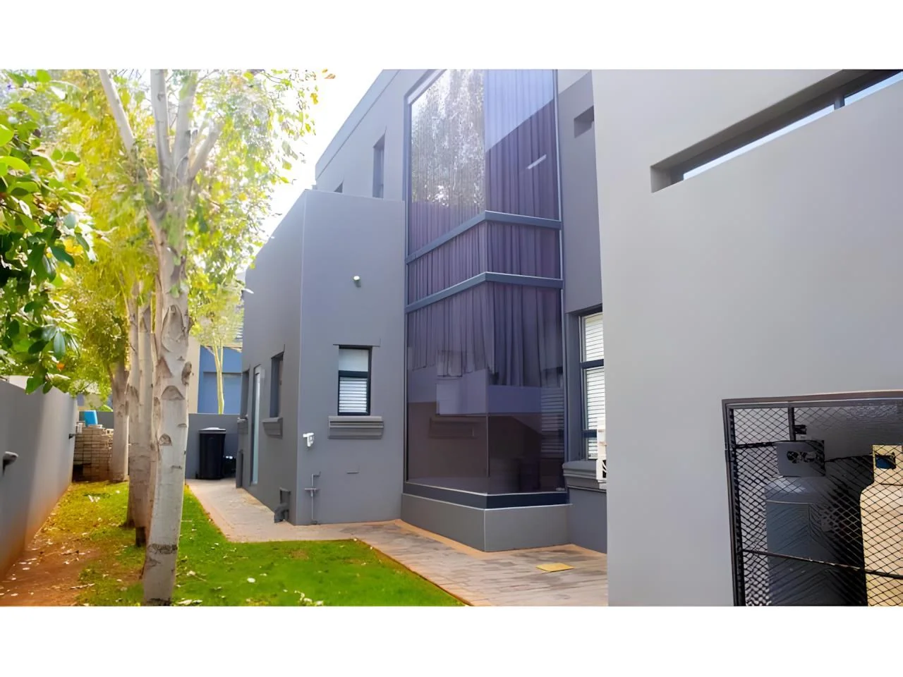 Elegant 4 Bedroom Modern House in Midrand with Secure Living and Prime Location