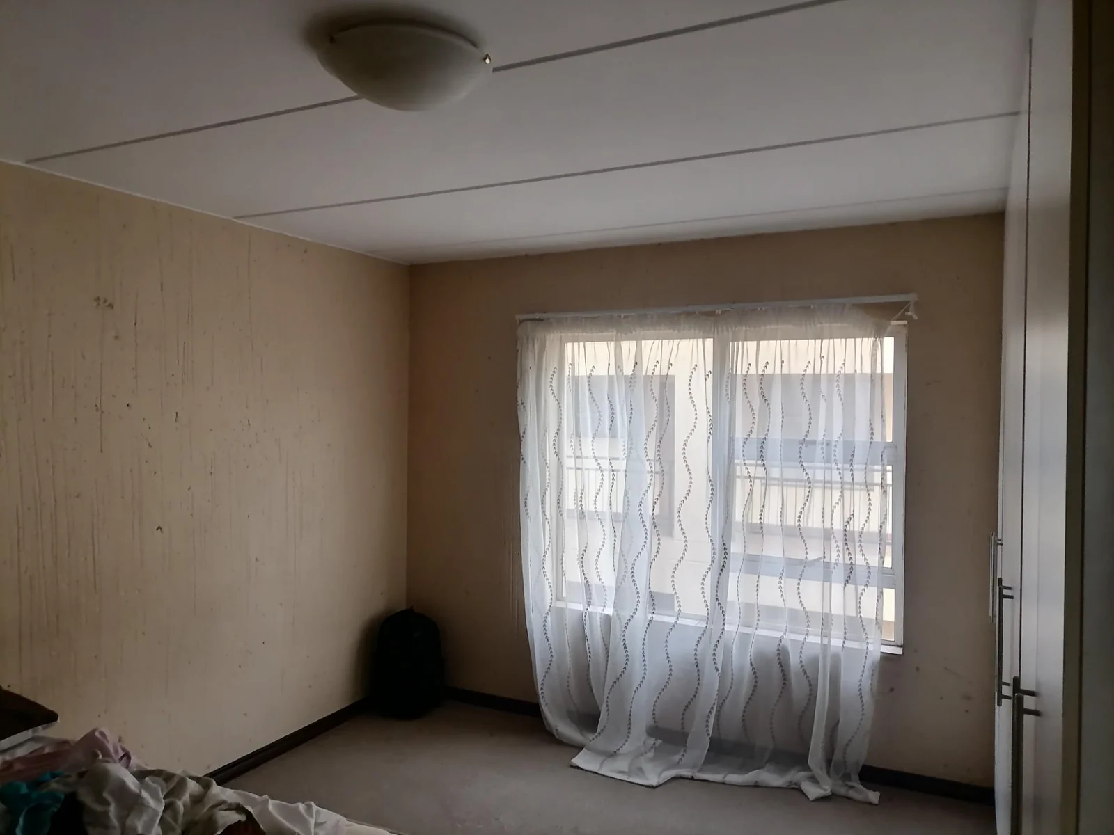 Lock up and go! Secure 2 bedroom flat to let!