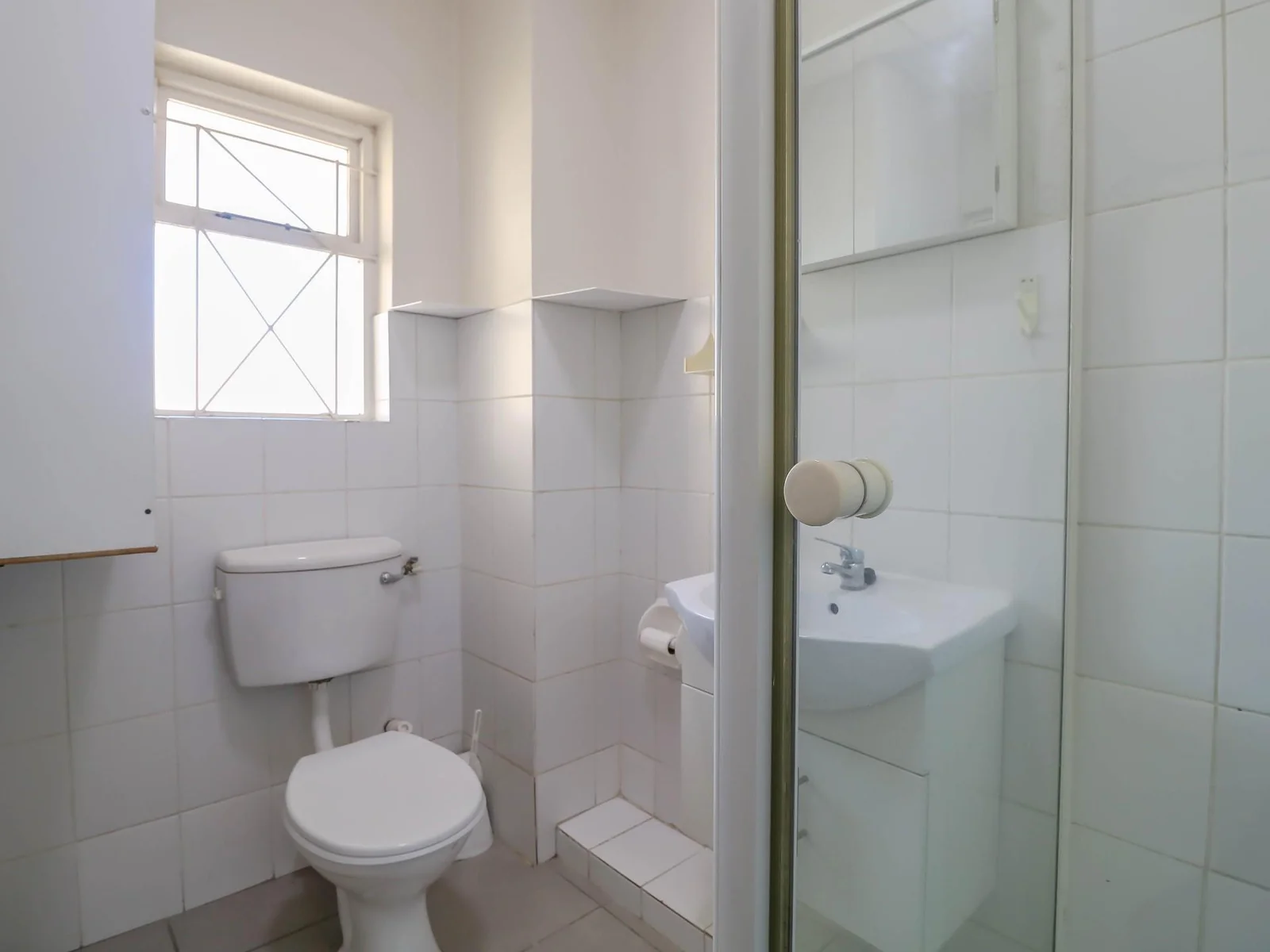 2 Bedroom  Apartment - La Colline