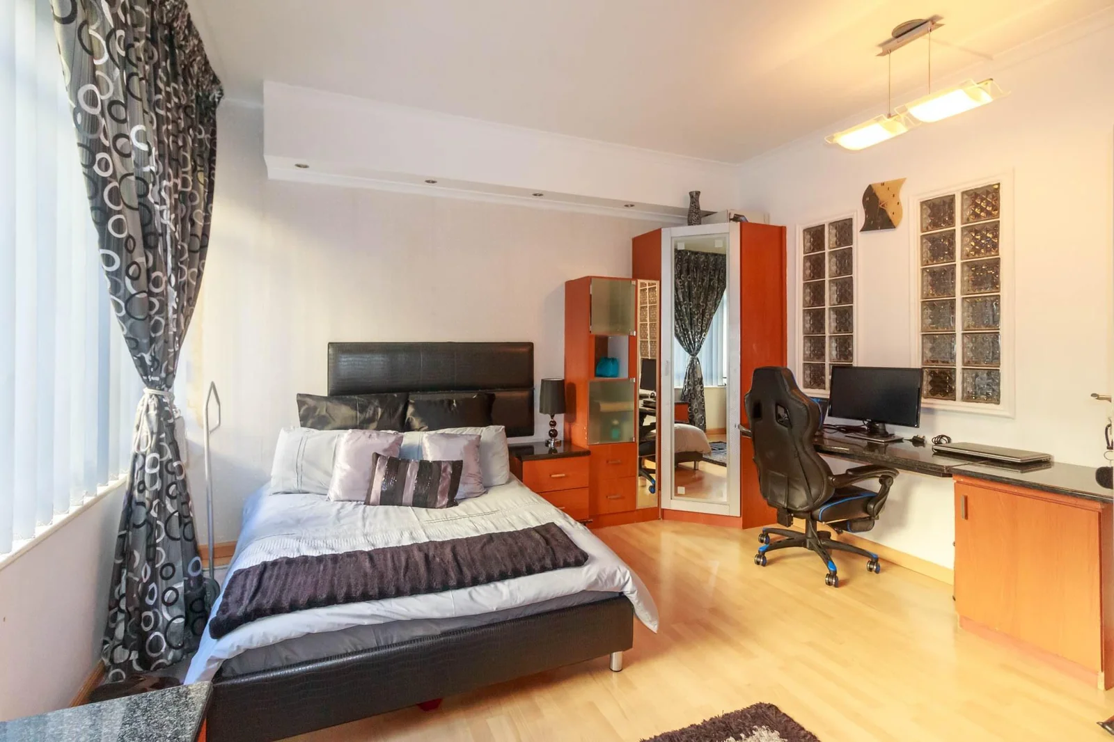 3 bedrooms apartment with  Parking