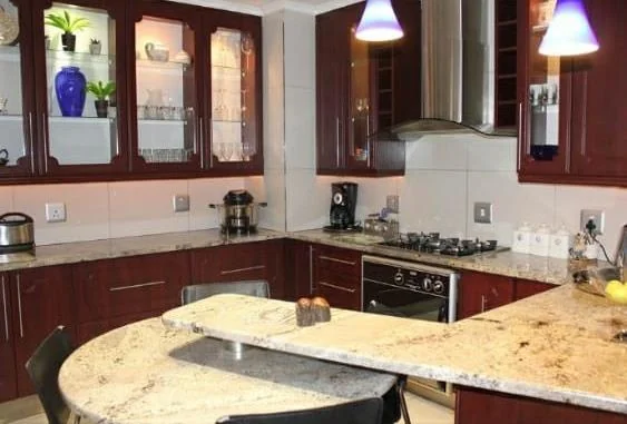 Stylish 3 bedroom townhouse with private garden to let in Three Rivers Proper.