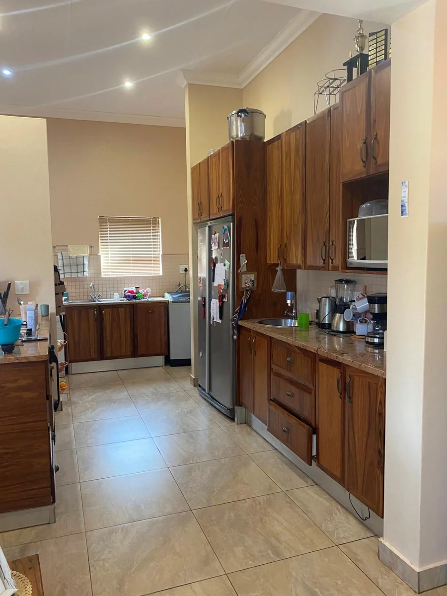 4 Bedroom House For Sale on Golf Estate