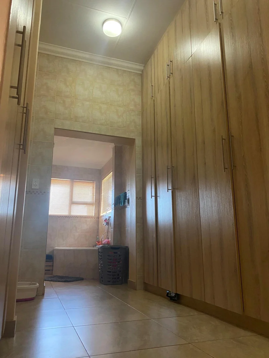 4 Bedroom House For Sale on Golf Estate