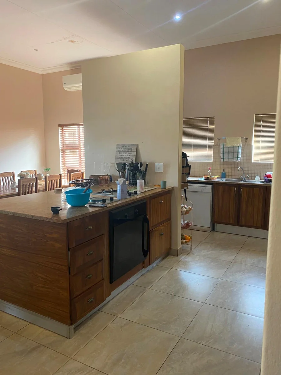 4 Bedroom House For Sale on Golf Estate