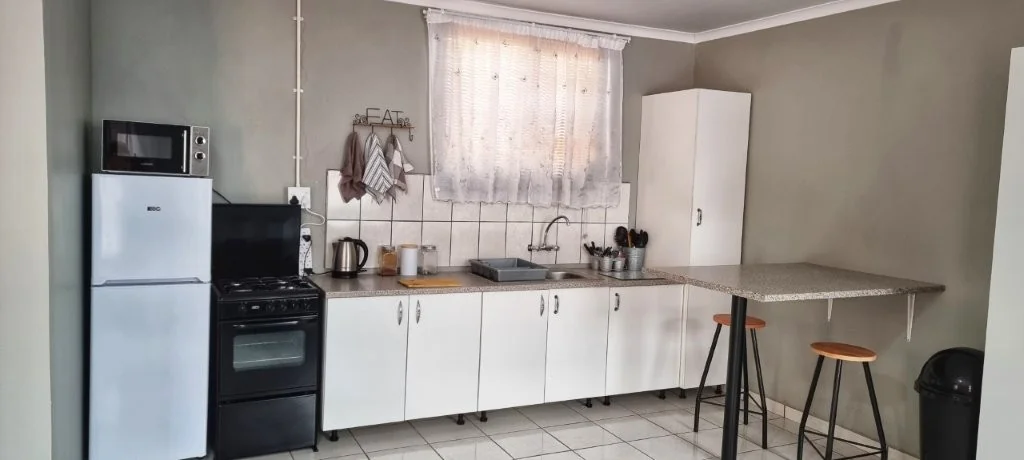 Bachelor flat to rent