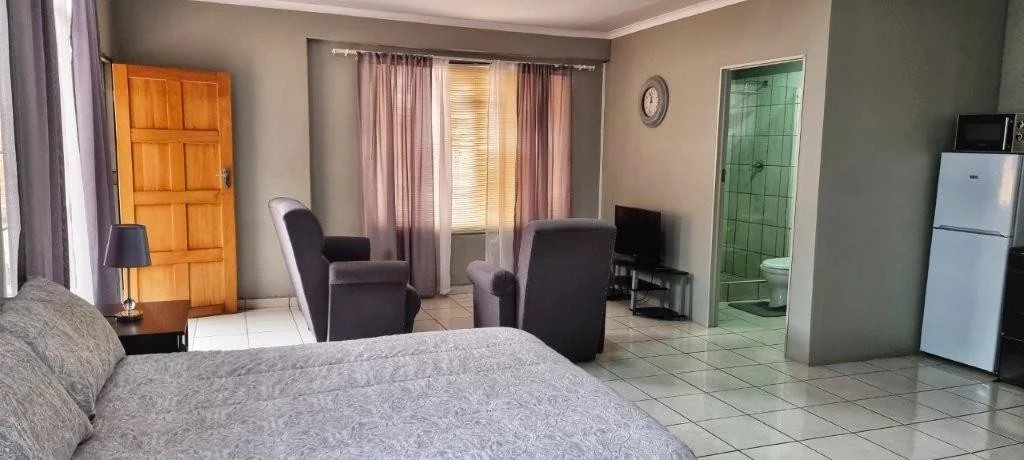 Bachelor flat to rent
