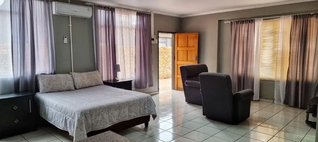 Bachelor flat to rent