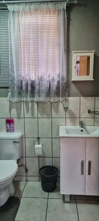 Bachelor flat to rent