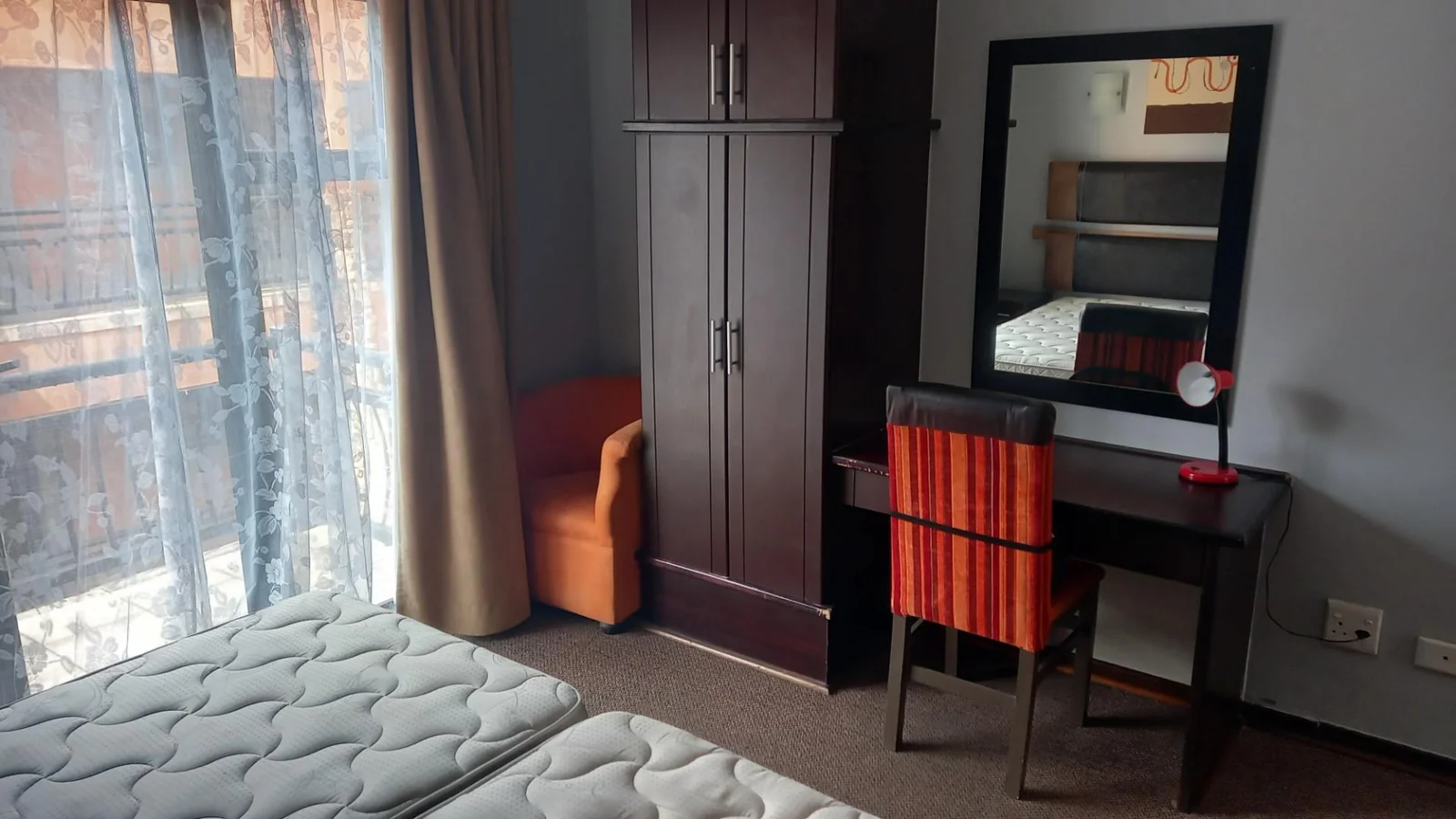 Bachelor flat to rent in Spitskop