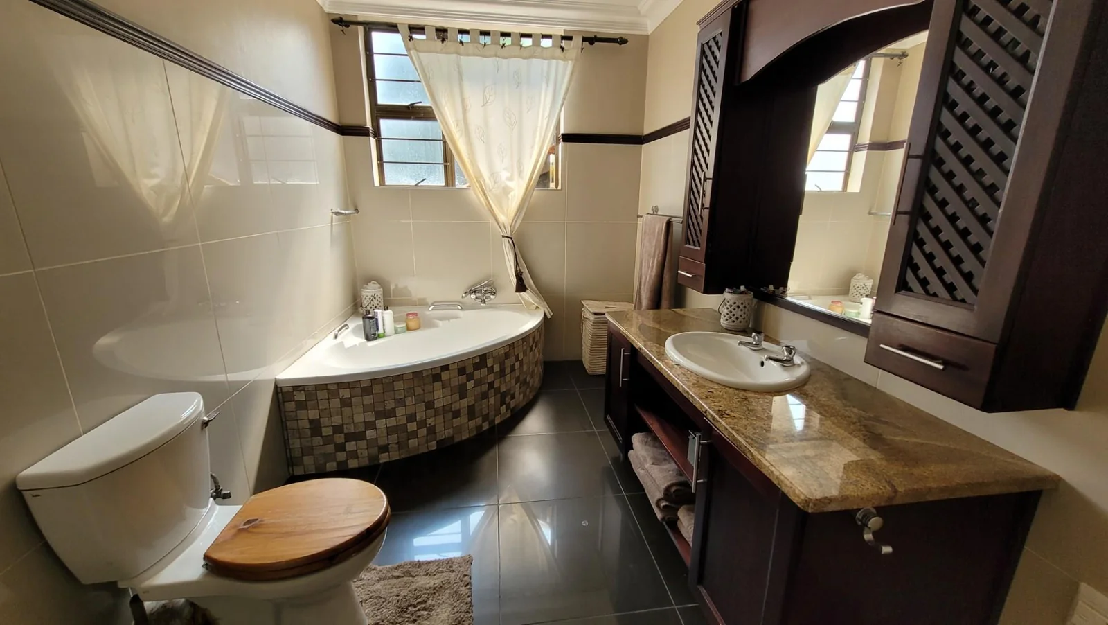 Home, office and entertainment all under one roof in Eureka.