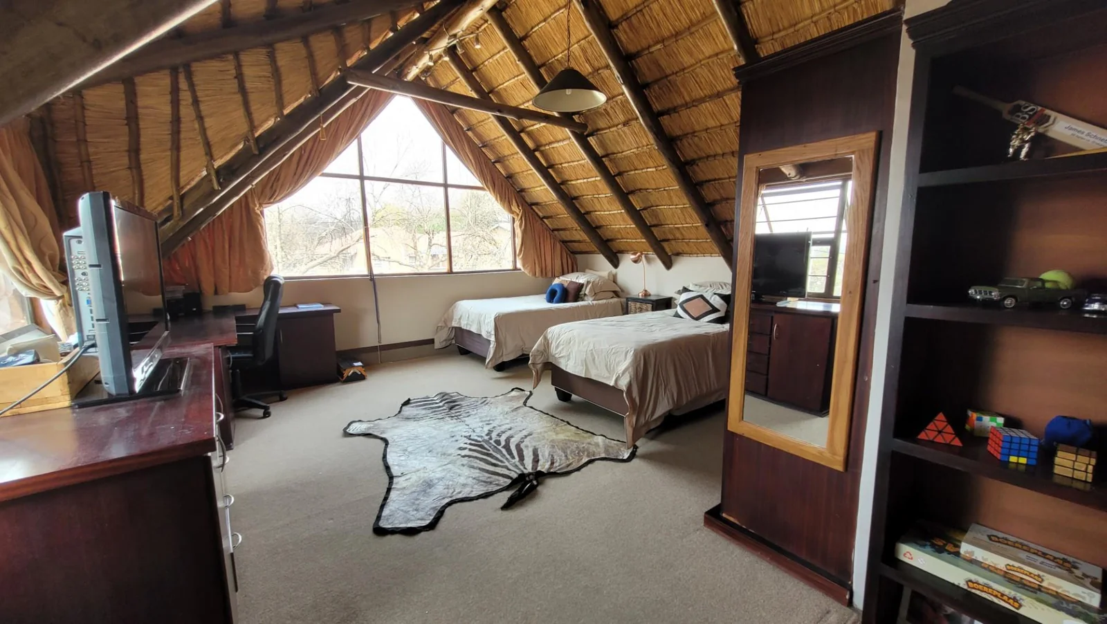 Home, office and entertainment all under one roof in Eureka.