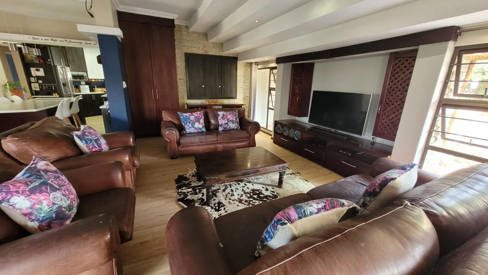 Home, office and entertainment all under one roof in Eureka.