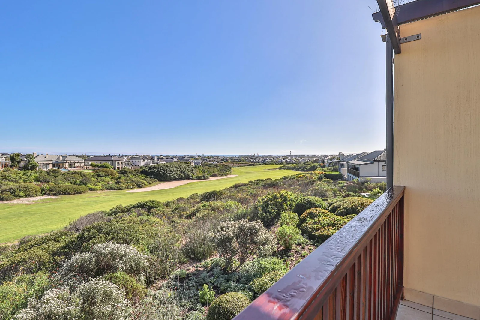 Modern Immaculate Unfurnished Apartment