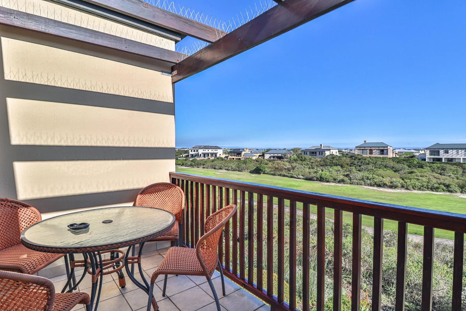 Modern Immaculate Unfurnished Apartment