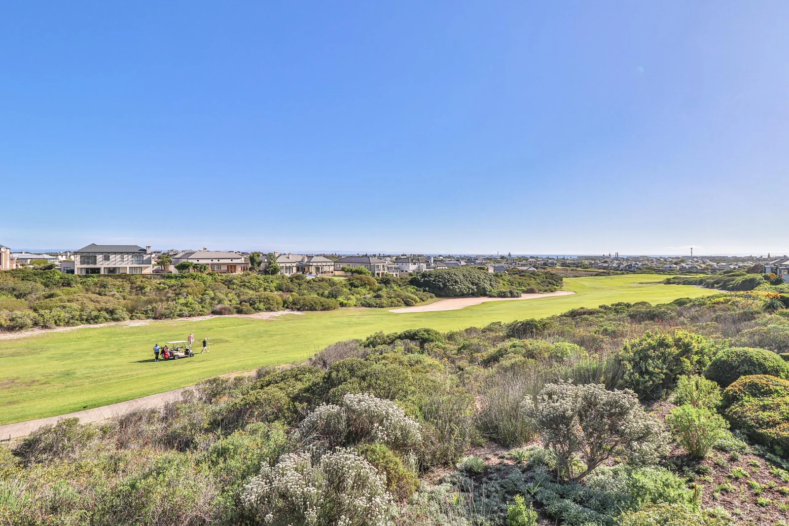 Modern Immaculate Unfurnished Apartment