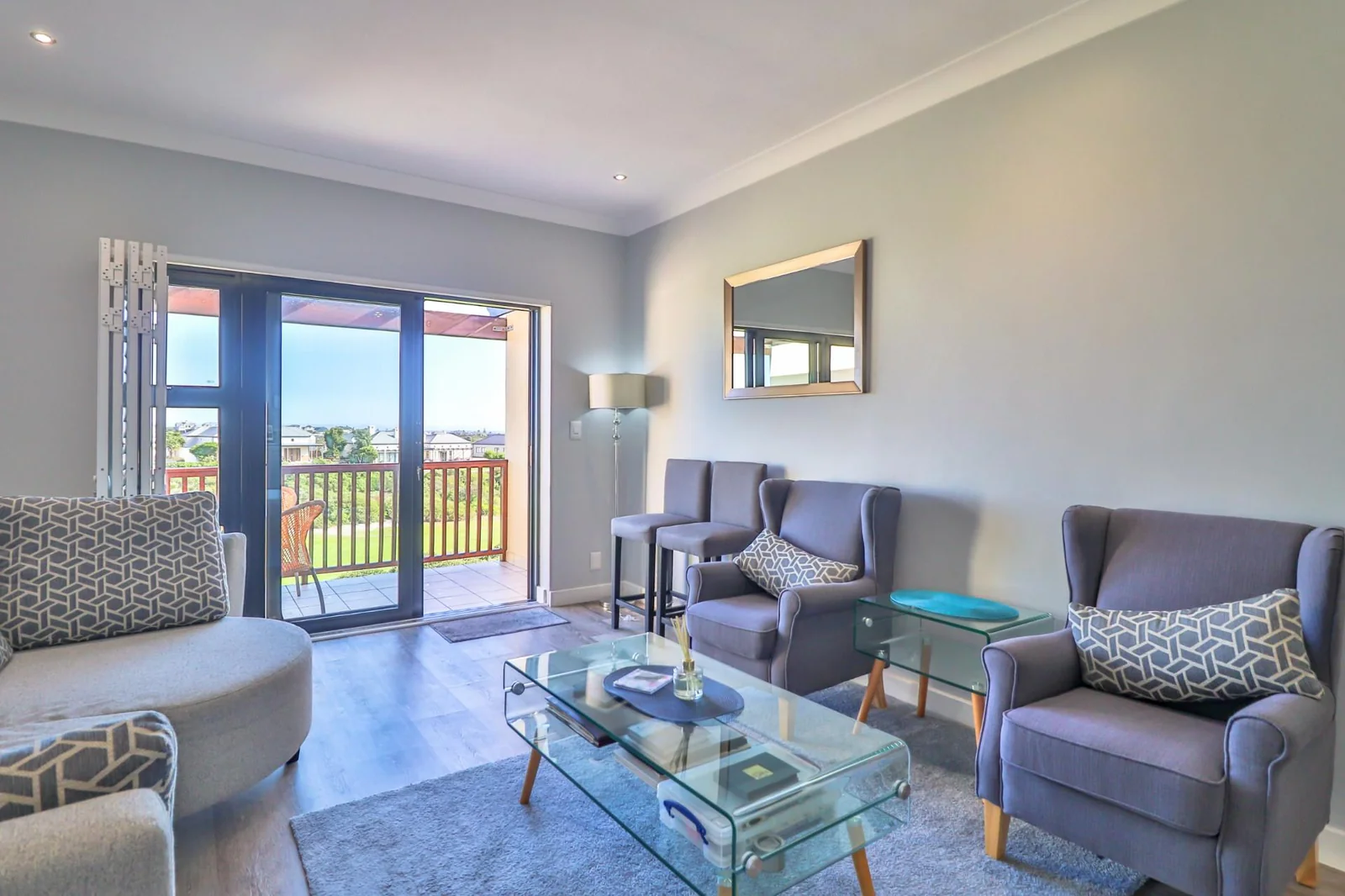 Modern Immaculate Unfurnished Apartment