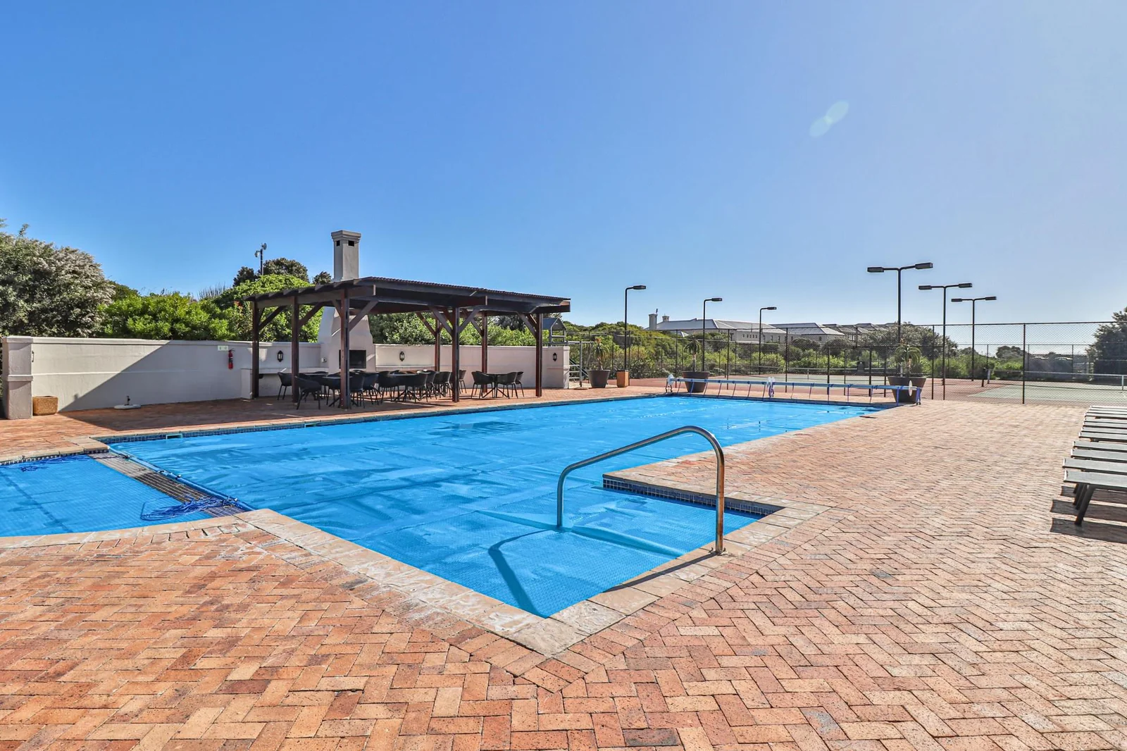 Modern Immaculate Unfurnished Apartment