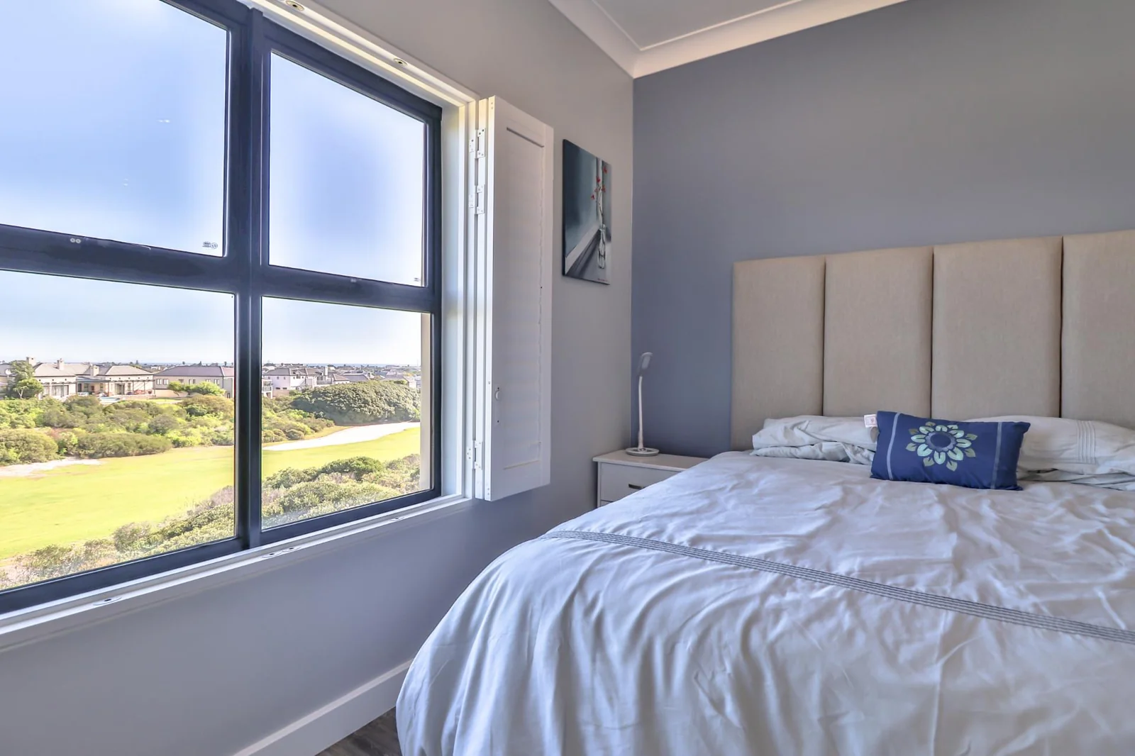 Modern Immaculate Unfurnished Apartment