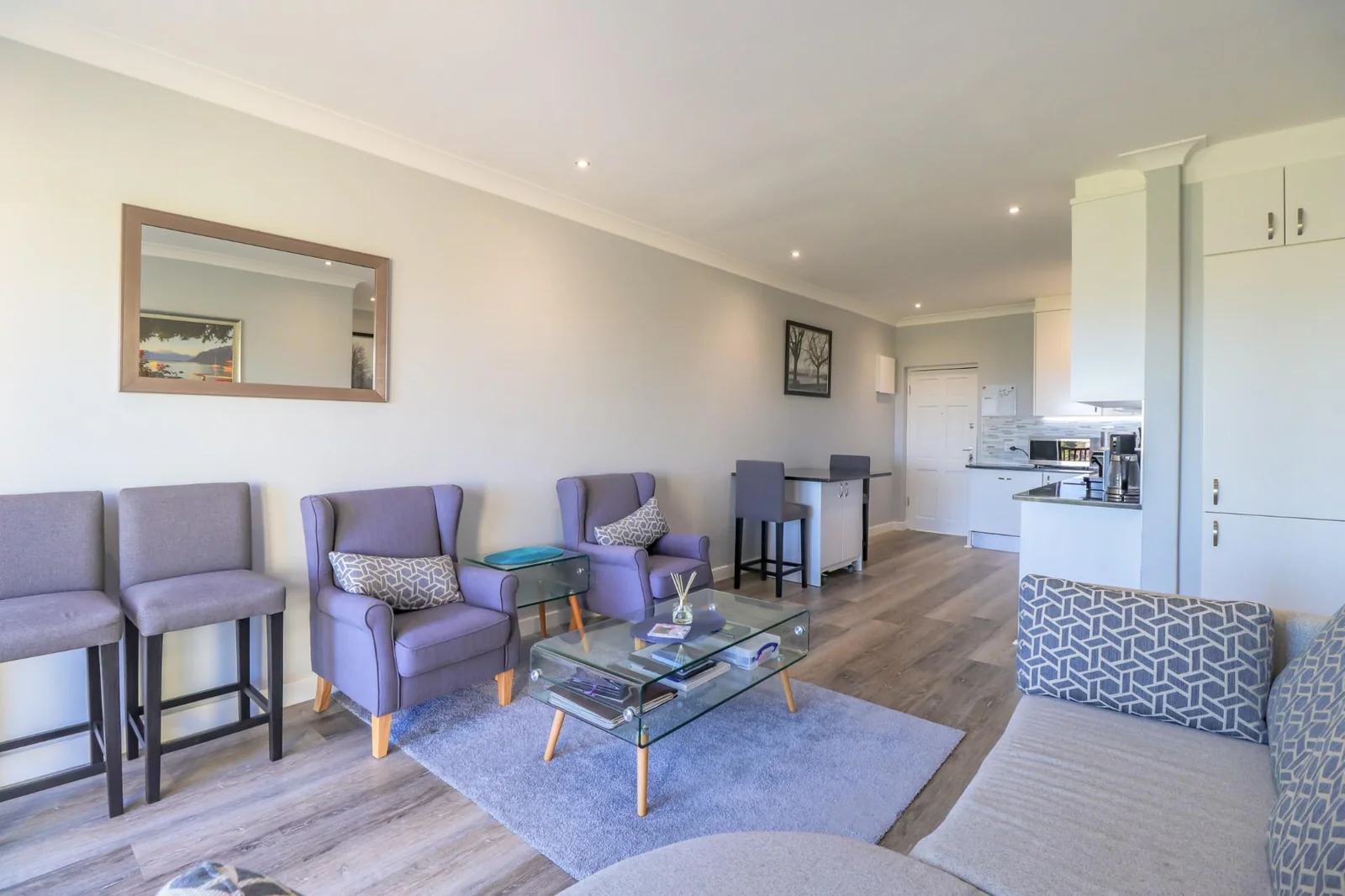 Modern Immaculate Unfurnished Apartment