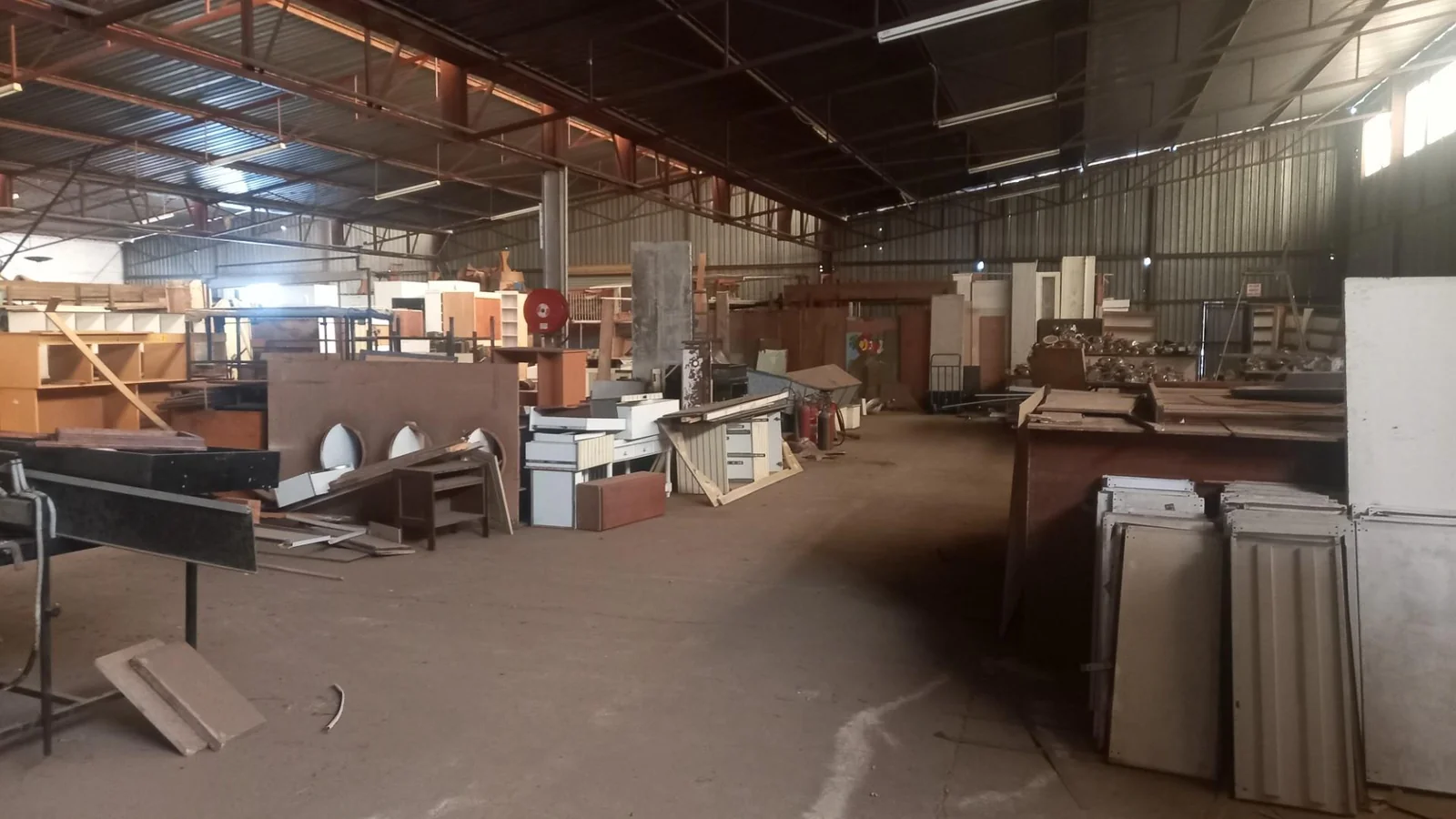 1200m² Warehouse to rent in Hamilton