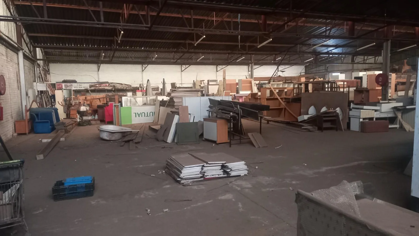 1200m² Warehouse to rent in Hamilton