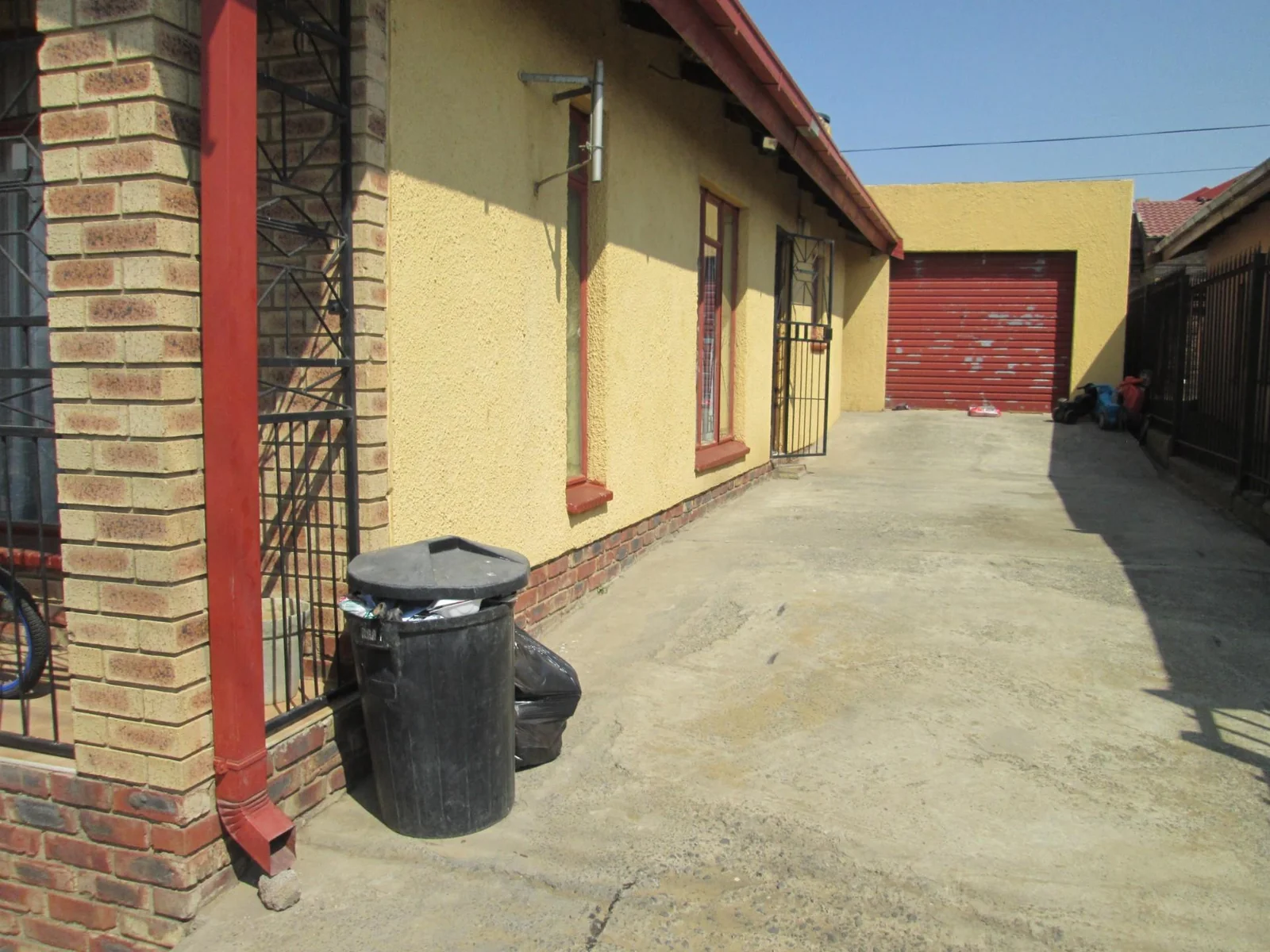 Modern 3 bedroom house in Bohlokong