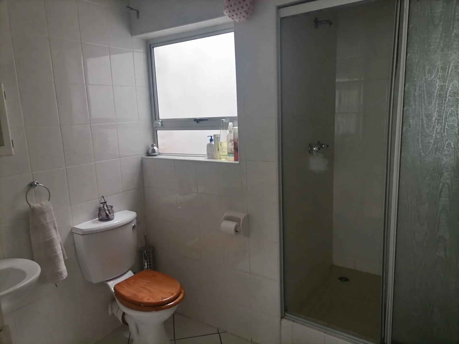Secure 2 bedroom townhouse in Vaal Park, perfectly located for a permanent holiday!<br/><br/>