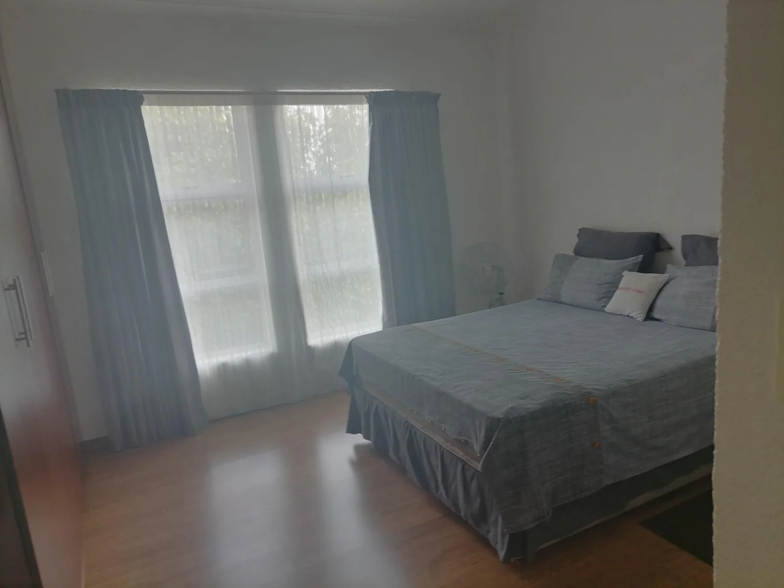 Secure 2 bedroom townhouse in Vaal Park, perfectly located for a permanent holiday!<br/><br/>