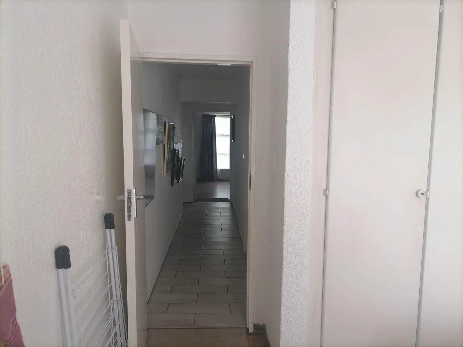 Secure 2 bedroom townhouse in Vaal Park, perfectly located for a permanent holiday!<br/><br/>