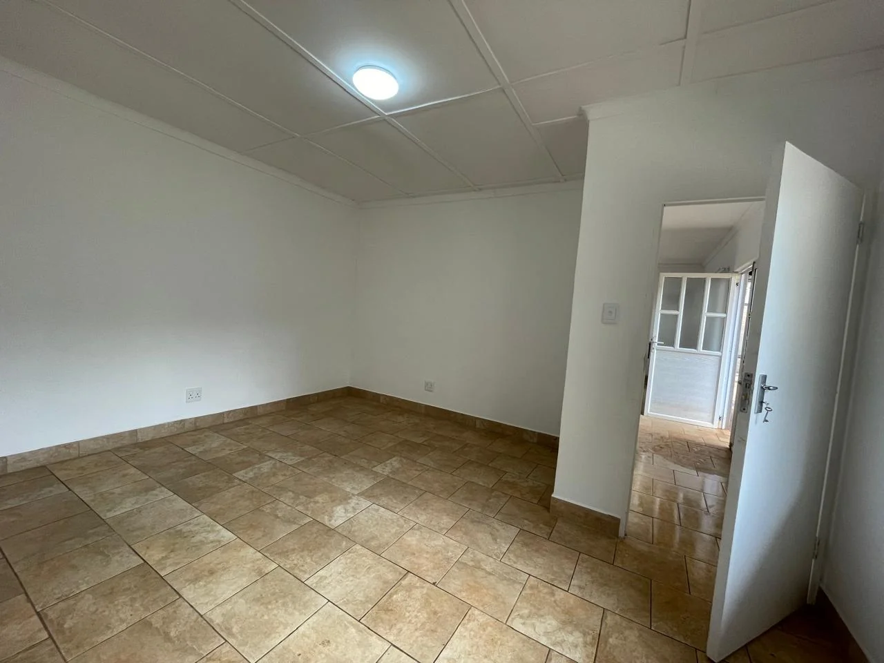 3 Bedroom house with pool and cottage in Umbilo