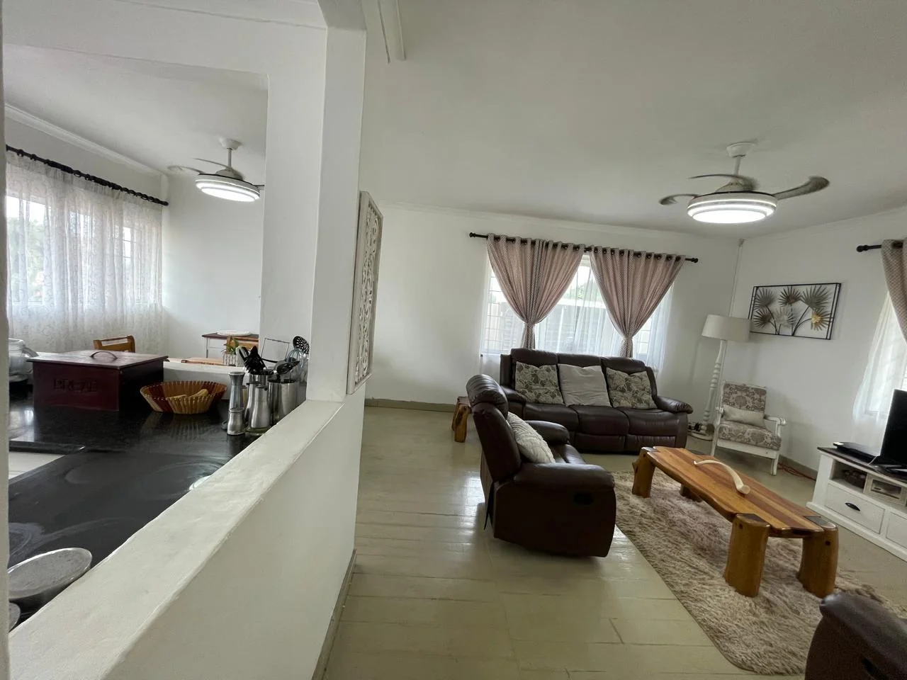 3 Bedroom house with pool and cottage in Umbilo