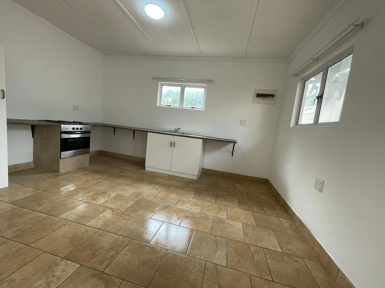 3 Bedroom house with pool and cottage in Umbilo