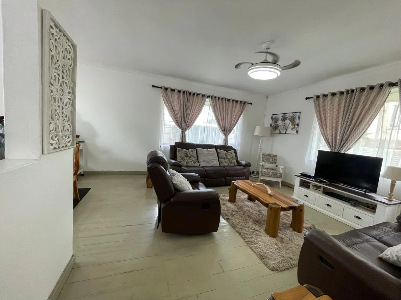 3 Bedroom house with pool and cottage in Umbilo