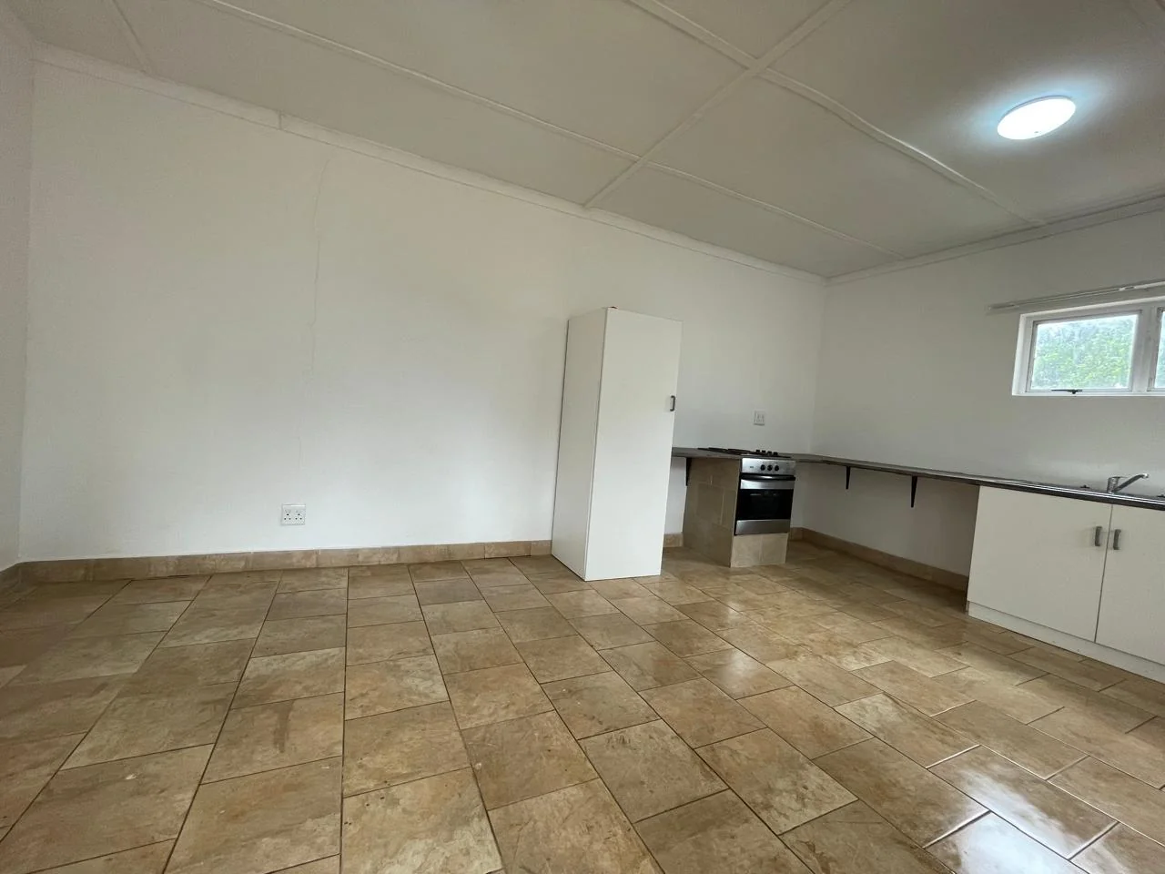 3 Bedroom house with pool and cottage in Umbilo