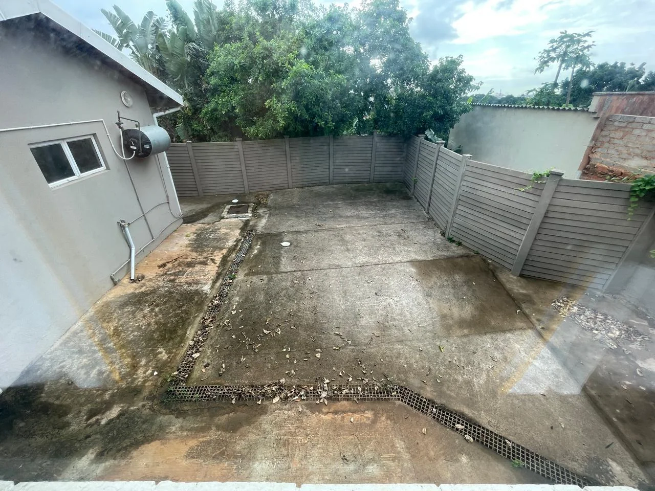 3 Bedroom house with pool and cottage in Umbilo