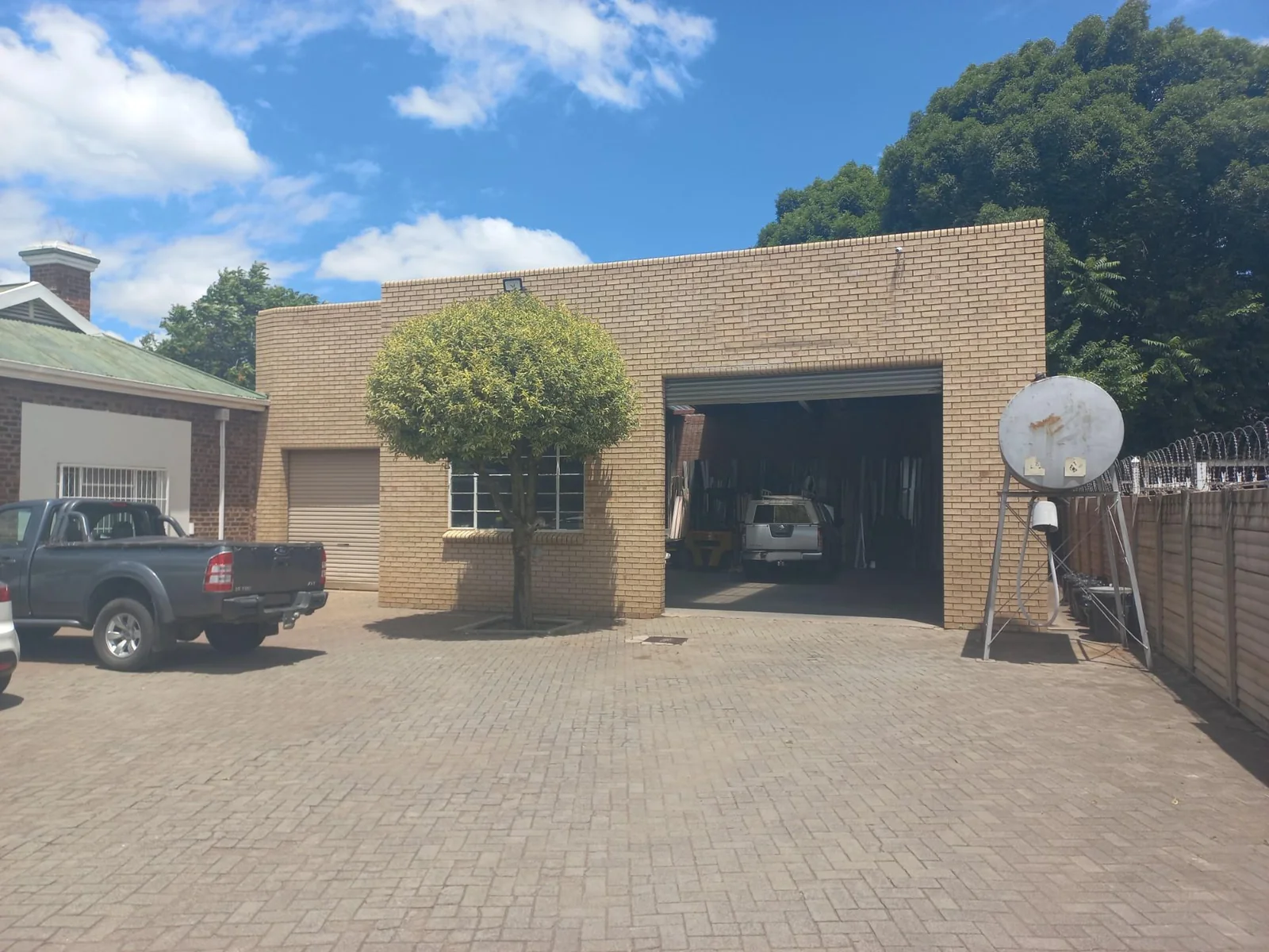 Business premises in prime location!