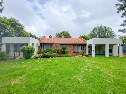 Pierre Van Ryneveld, Centurion