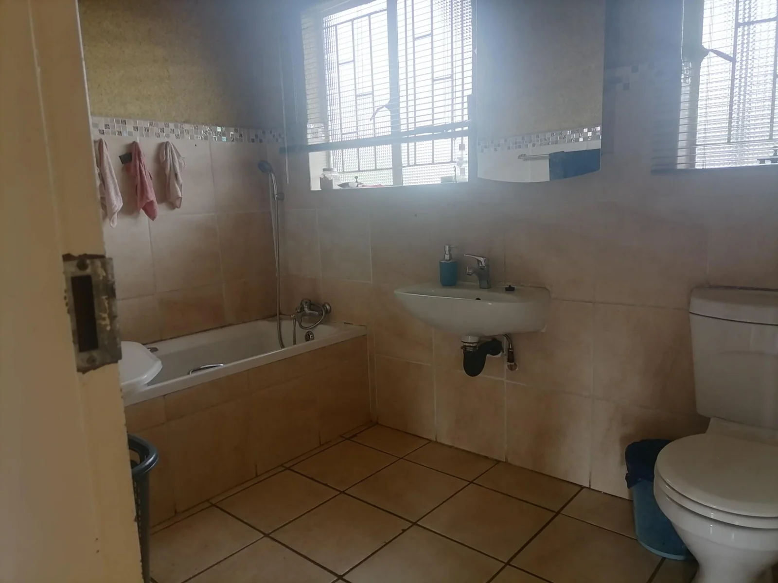 4 Bedroom family home to let in Waldrift.