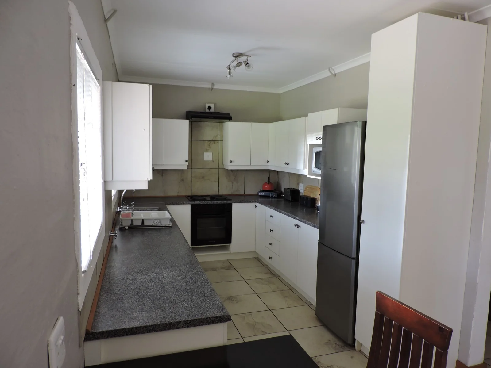 Fully Furnished 2 Bedroom House to Rent in Postmasburg